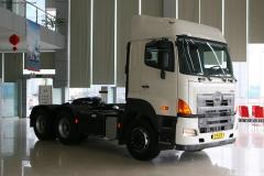 廣汽日野 700系列重卡 350馬力 6X4 牽引車(chē)(YC4250SS7PK)