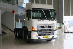 廣汽日野 700系列重卡 450馬力 6X4 牽引車(YC4250SS1EK)