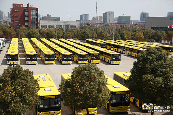 申龍校車進(jìn)入沙特市場(chǎng) 校車研究